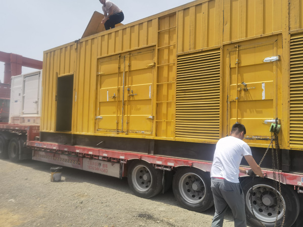 南宁发电机出租100KW发电机需要什么规格的电缆线？