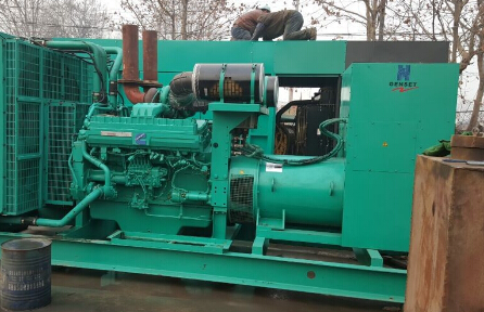 南宁发电机组如何判断水冷式机油散热器内部是否需要清洗？